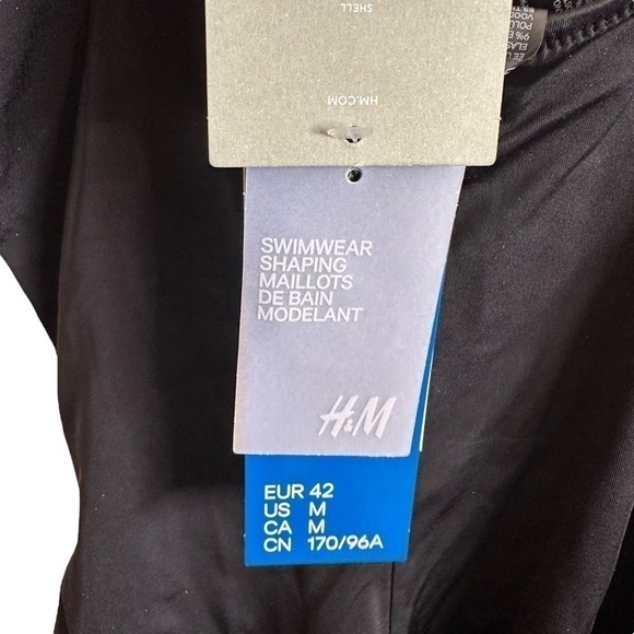 H&M black slimming swimsuit - Picture 7 of 7